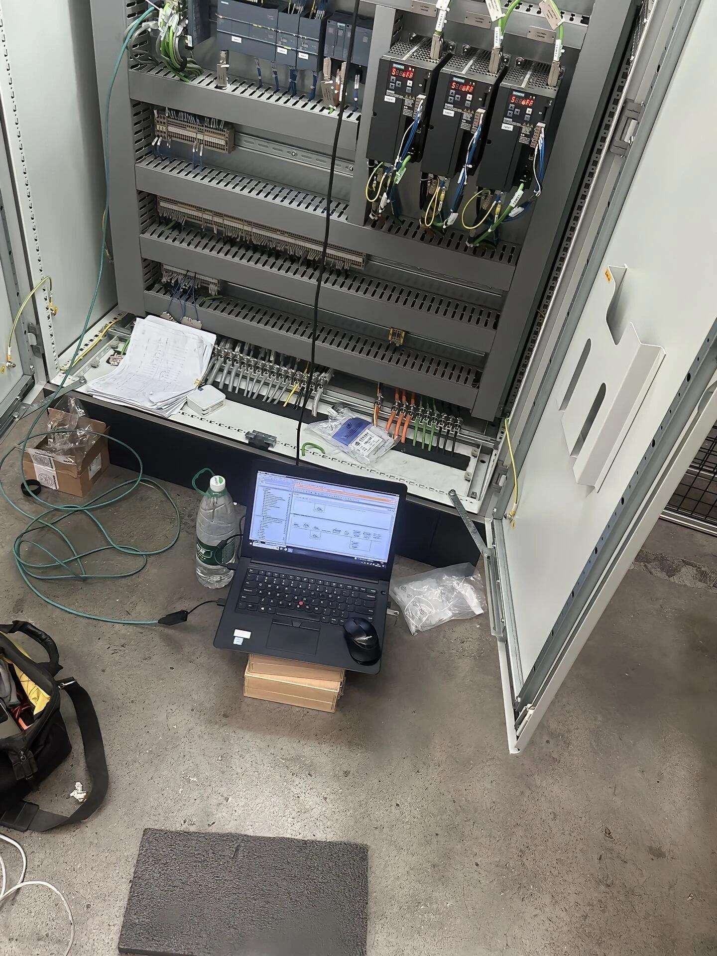 Commissioning Panel Listrik Industri